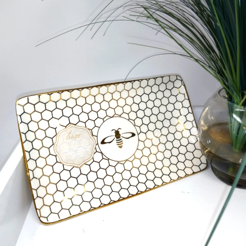 Luxe by Ciroa Porcelain w/ Metallic Accents Honeycomb Plate 9 1/4